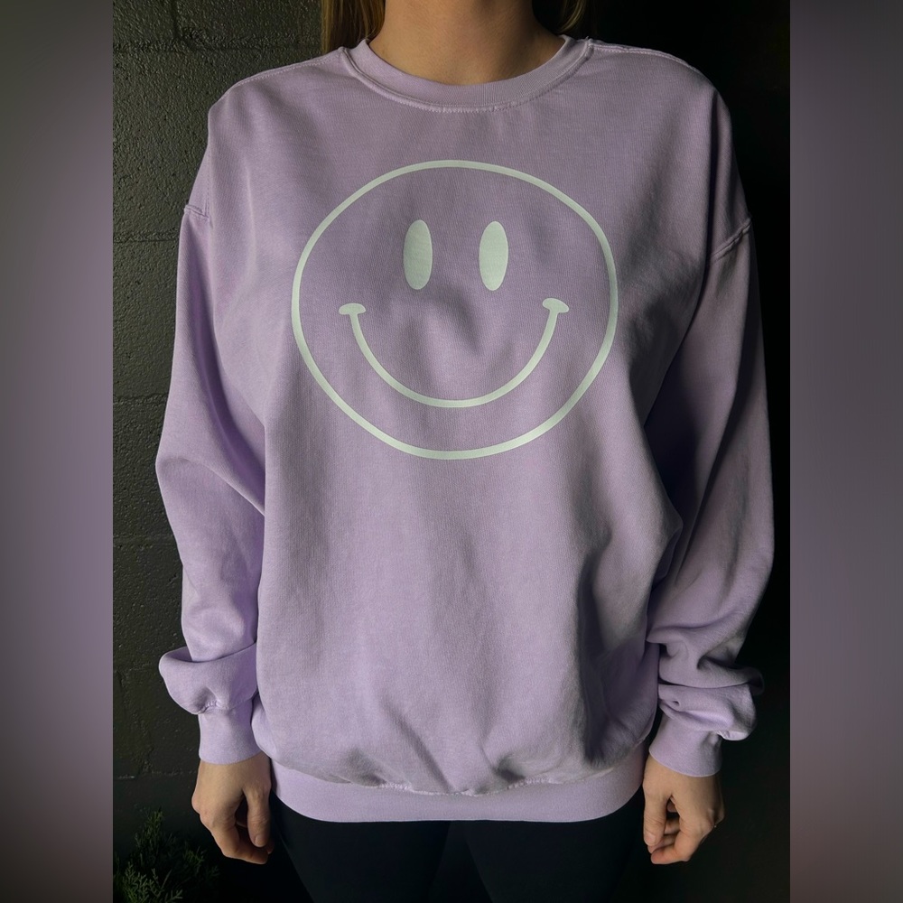 XL lavender smiley pullover